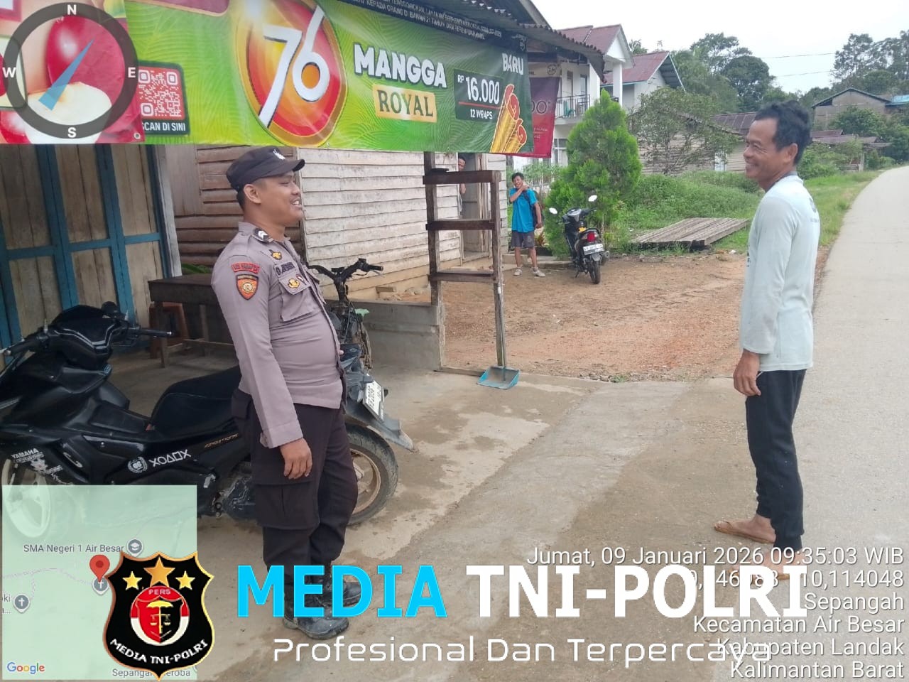 Senyum Polisi di Tengah Warga, Patroli Siang Polsek Air Besar Pererat Kedekatan