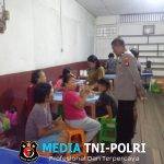 Dengan Cara Humanis, Polisi Hadir di Tengah Warga Saat Patroli Malam