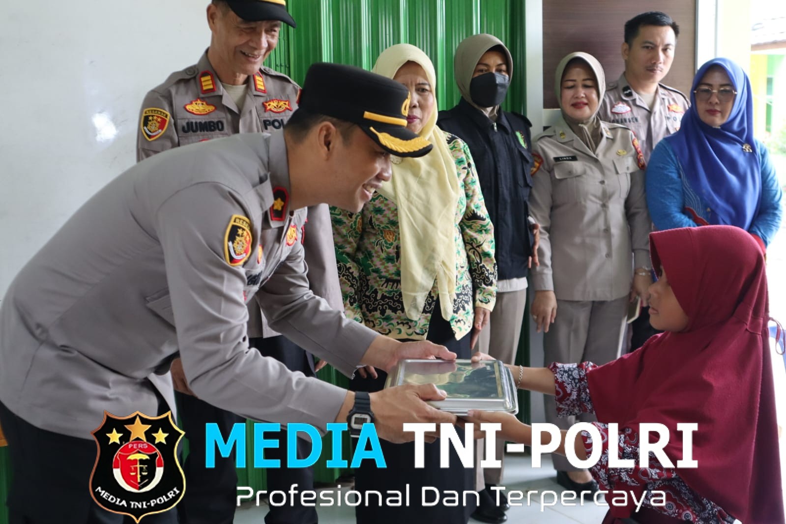 Polres Tanggamus Salurkan Perdana Makan Bergizi SPPG Polri di Pekon Tekad, 2.773 Siswa Terima Manfaat