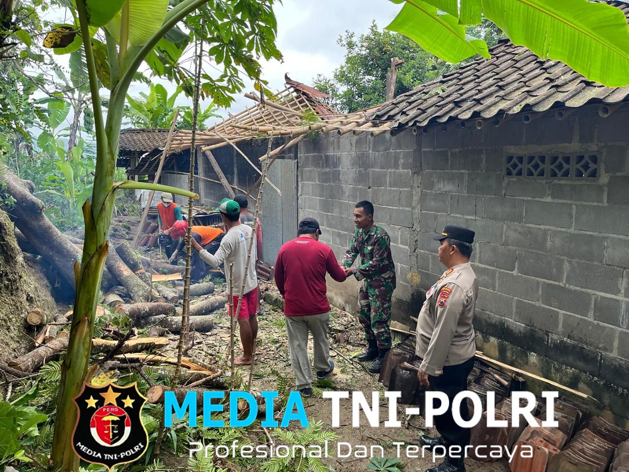 Dandim Wonogiri Apresisasi Anggotanya Yang Sigap Bantu Warga Yang Tertimba Musibah