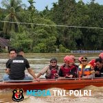 PAMAPTA I Polres Landak Pantau Debit Air Sungai Landak Bersama Lintas Instansi