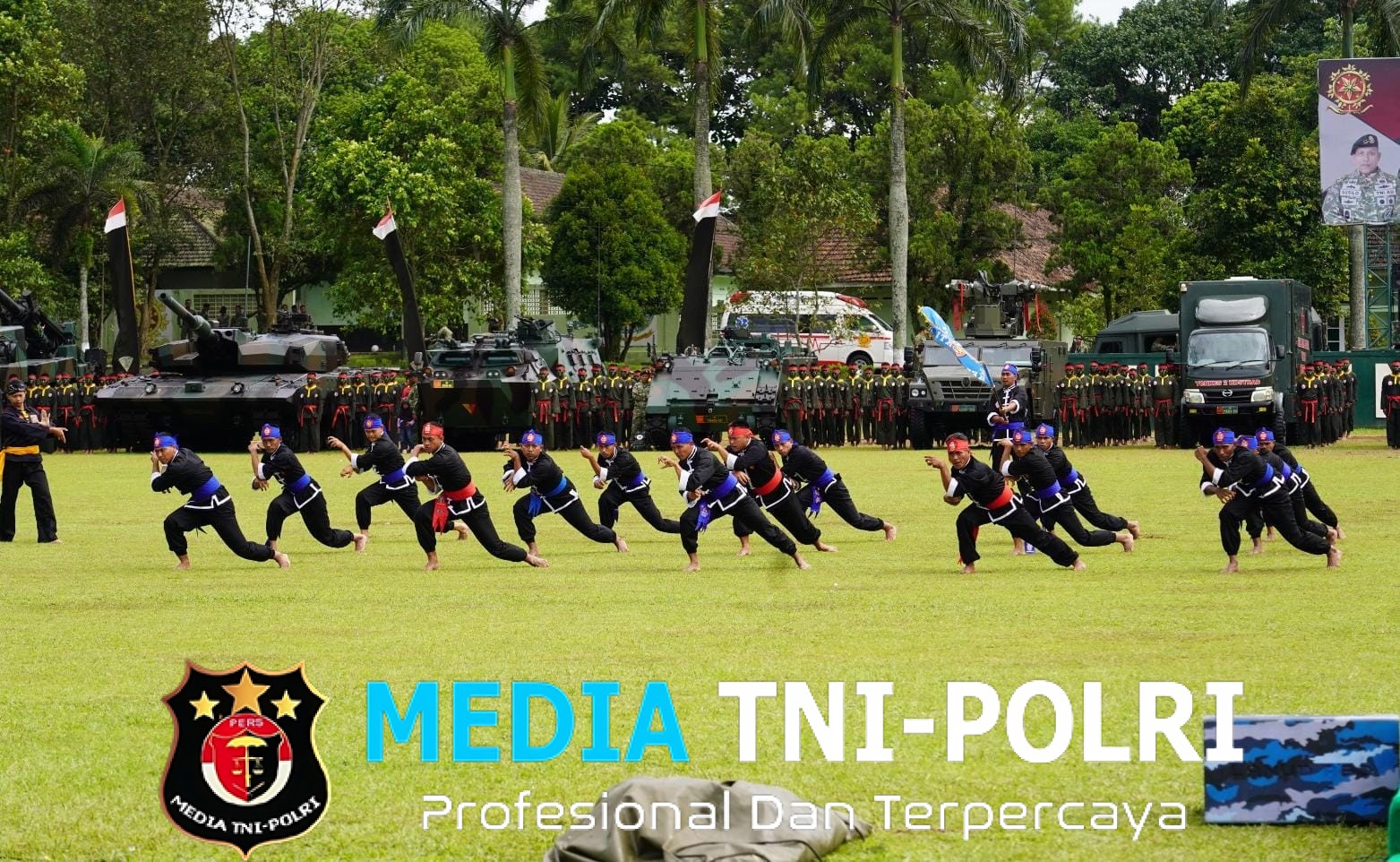 Demonstrasi Pencak Silat Militer Warnai Sertijab Pangdivif 2 Kostrad
