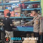 Sambil Berdialog, Polsek Mandor Beri Himbauan Kamtibmas ke Toko Bangunan