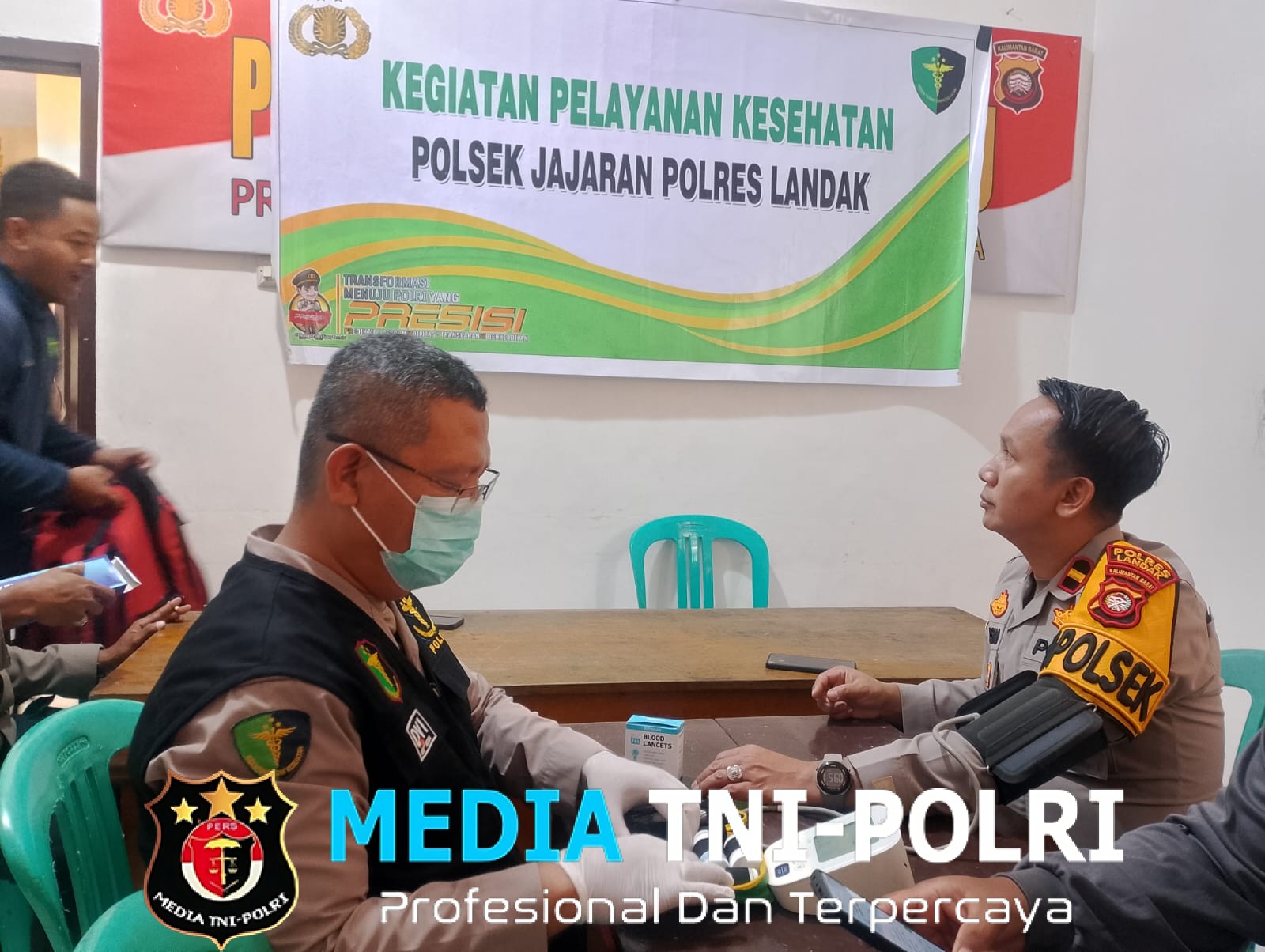 Personel Polsek Mempawah Hulu Laksanakan Cek Kesehatan oleh Tim Biddokkes Klinik Polres Landak