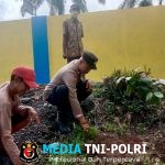 Sinergi Polri dan Warga, Polsek Trimurjo Gotong Royong Jaga Kebersihan Lingkungan