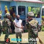 Karya Bakti Satgas Yonif 521/DY Bersihkan untuk Lingkungan Sehat di Wilayah Penugasan Papua