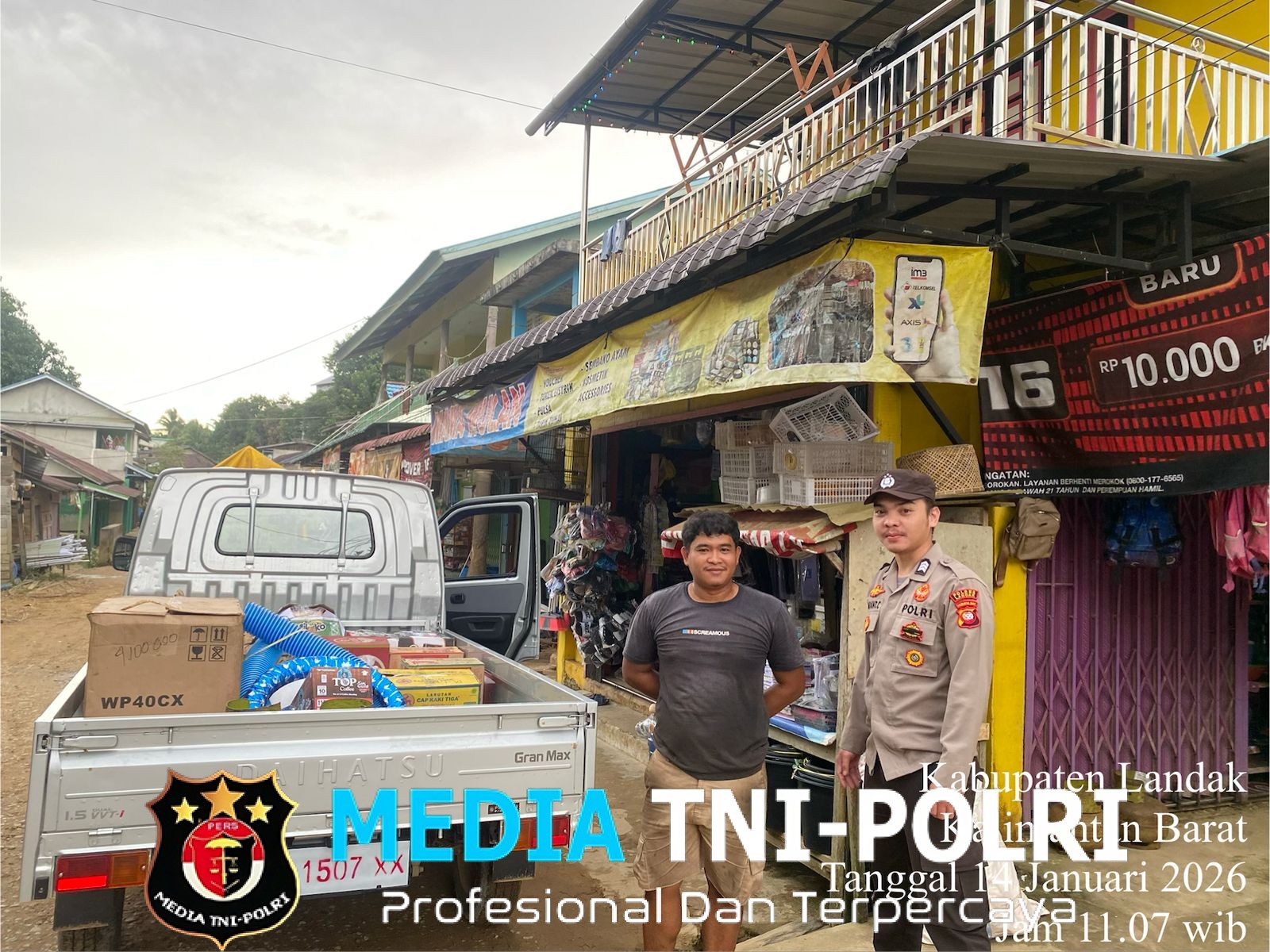 Polisi Patroli Siang, Sapa Sopir Angkutan Barang dengan Humanis