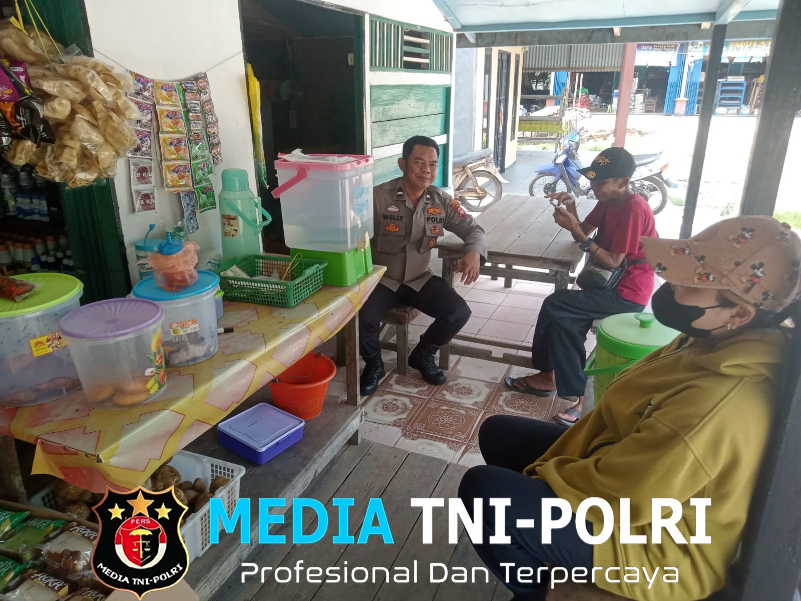 Cara Unik Polisi Sebangki Sampaikan Himbauan Patroli Sambil Bercanda
