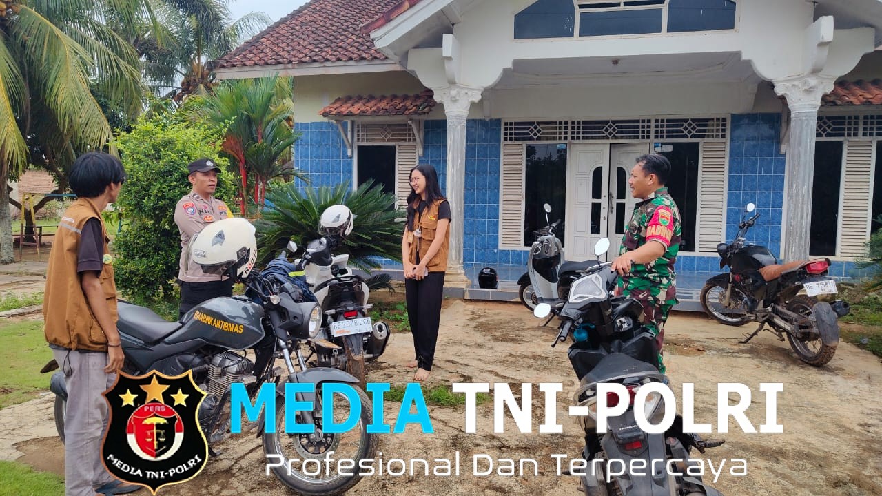 Patroli Aparat Gabungan Sambangi Posko KKN Itera di Adiluwih