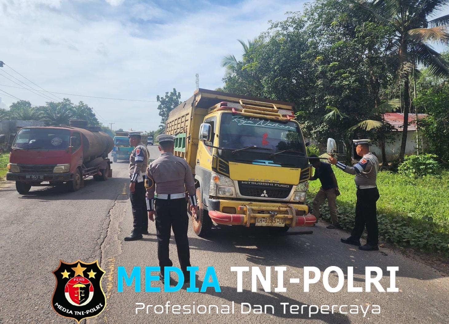 Sat Lantas Polres Kotim Patroli Sosialisasi / Himbauan Mengurangi Fatalitas Kecelakaan dan Kemacetan Dijalan Raya