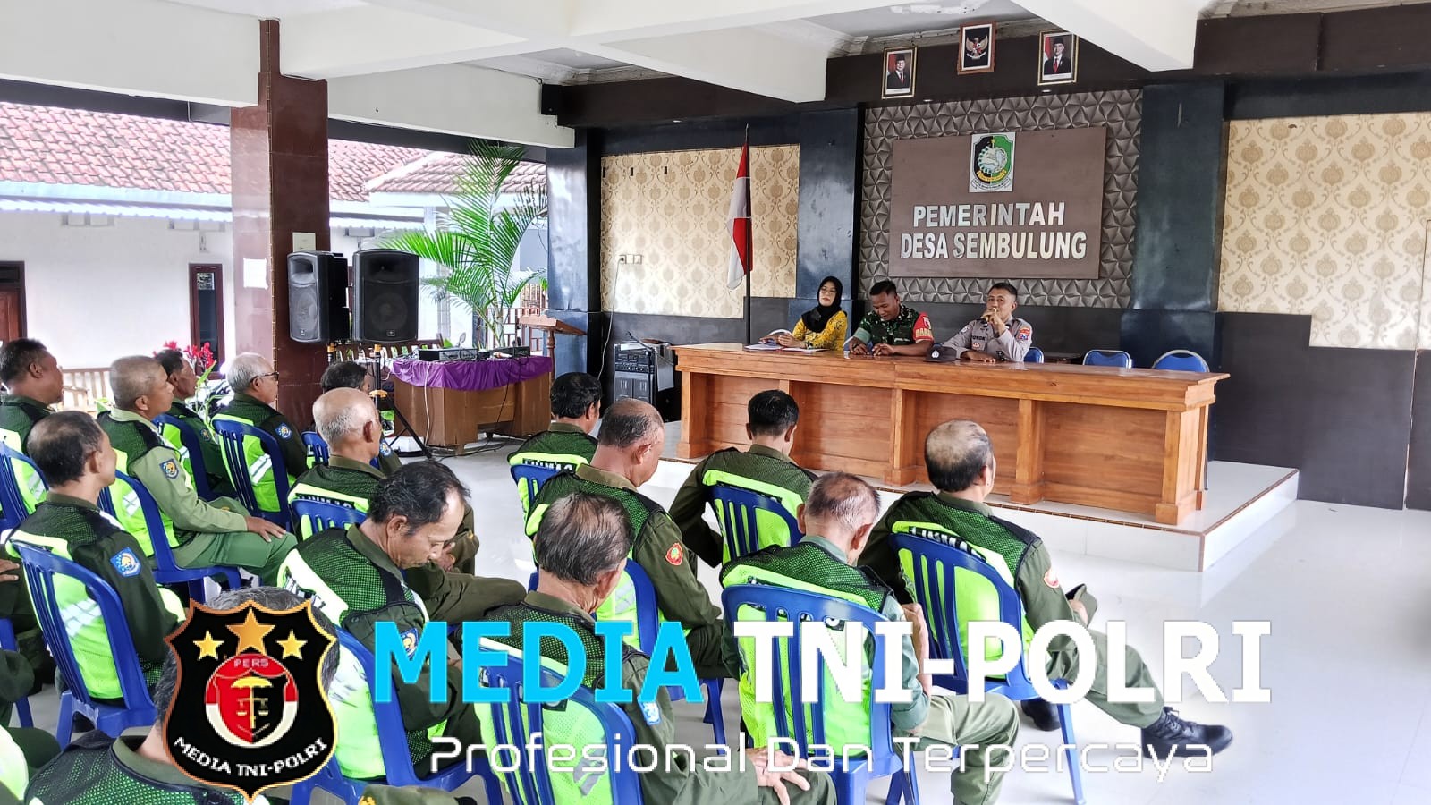 Babinsa Sembulung Laksanakan Komsos Bersama Linmas, Perkuat Sinergi Jaga Kamtibmas Desa