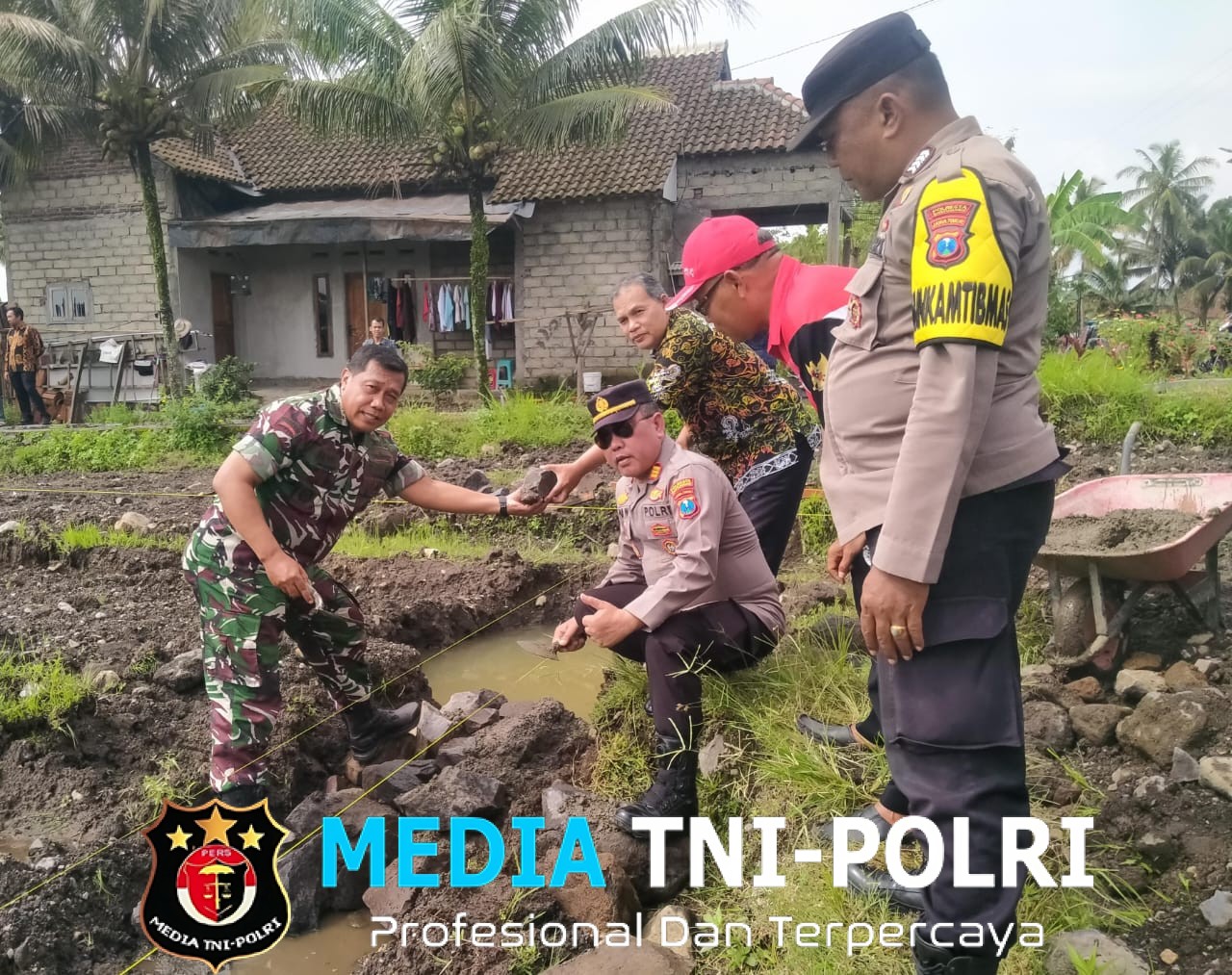 Komandan Koramil Songgon Resmi Letakkan Batu Pertama, Koperasi Desa Merah Putih Bergerak Cepat Wujudkan Ekonomi Kerakyatan