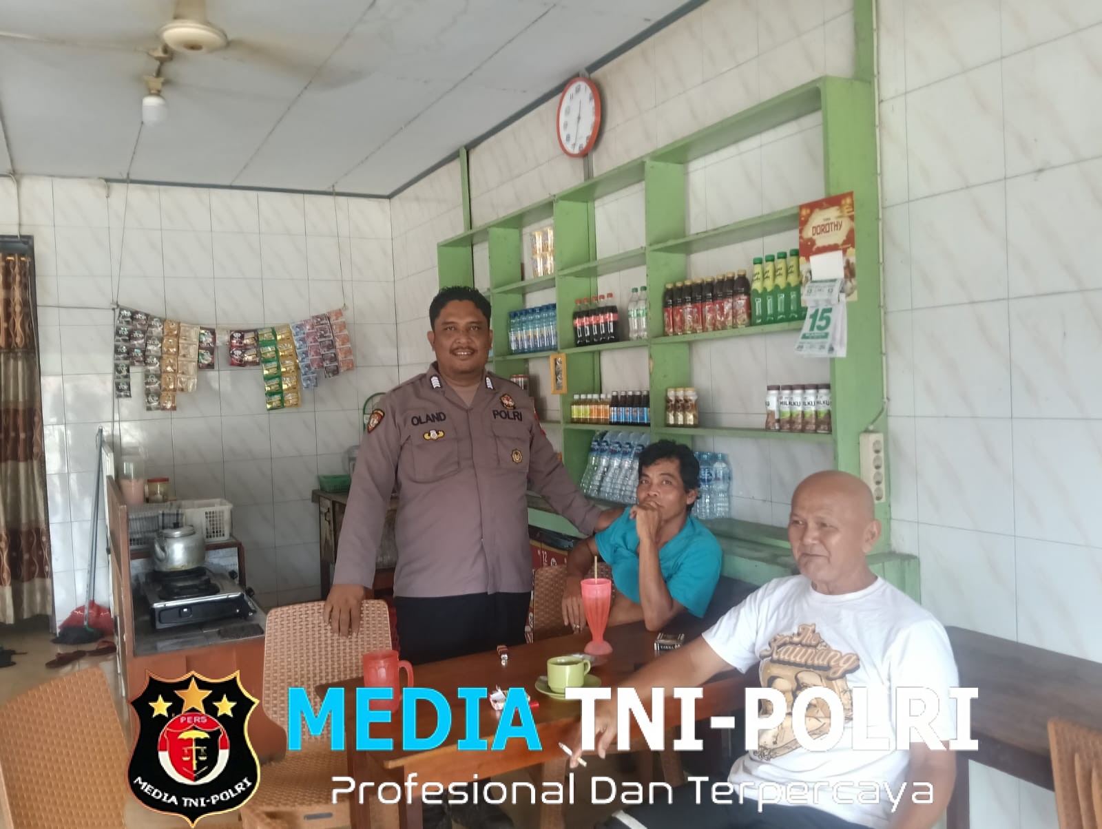 Ngobrol Santai Bareng Warga, Polisi Ingatkan Bahaya Penipuan Online