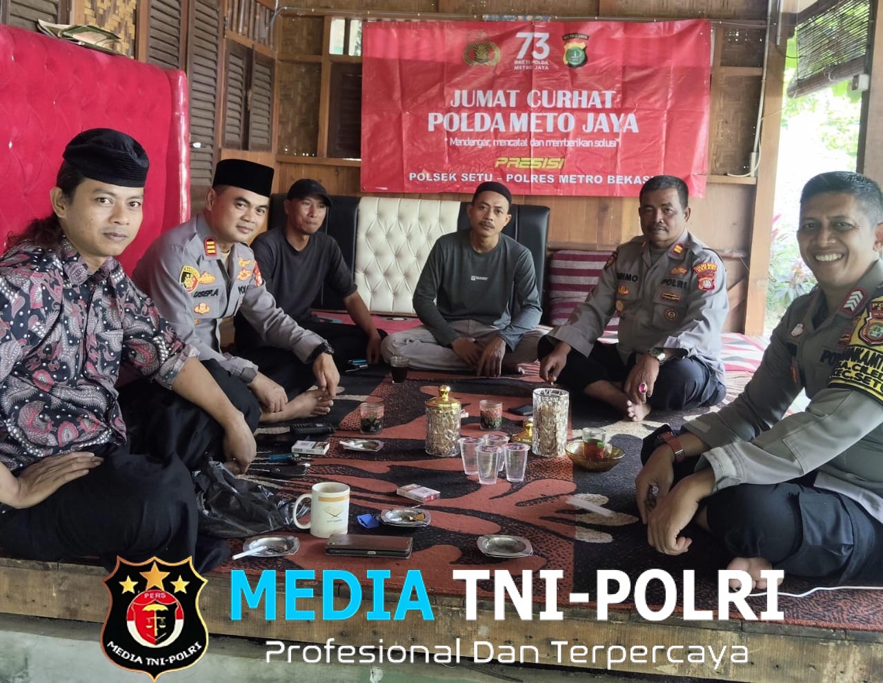 Polsek Setu Gelar Jumat Curhat Bersama Warga Desa Ciledug