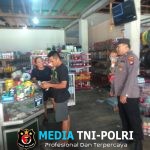 Personel Polsek Kuala Behe Patroli Sambang di Toko Sembako Dan Beri Himbauan Kepada Warga
