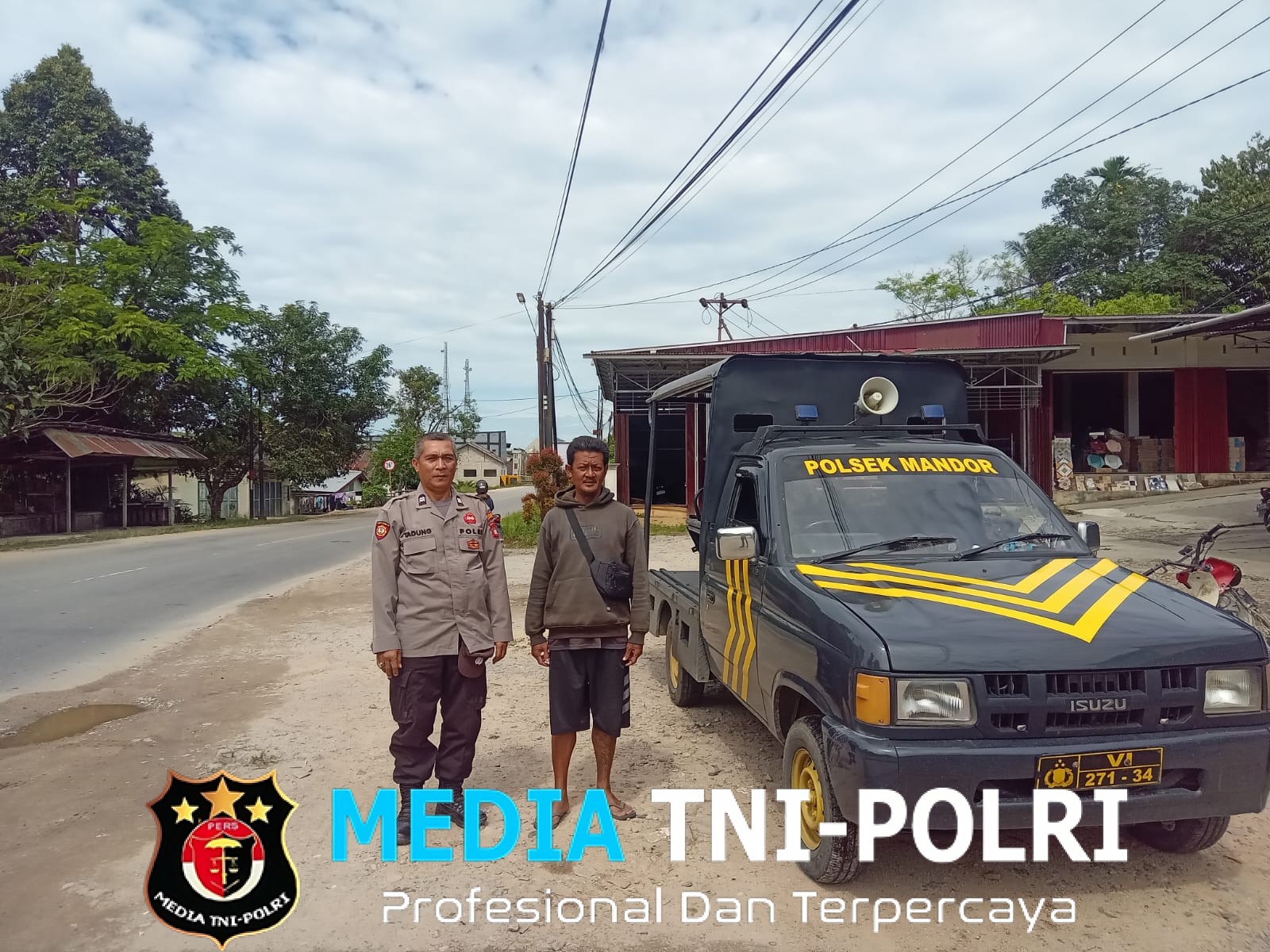 Jum’at Berkah, Polisi Patroli Siang dan Sampaikan Pesan Kamtibmas