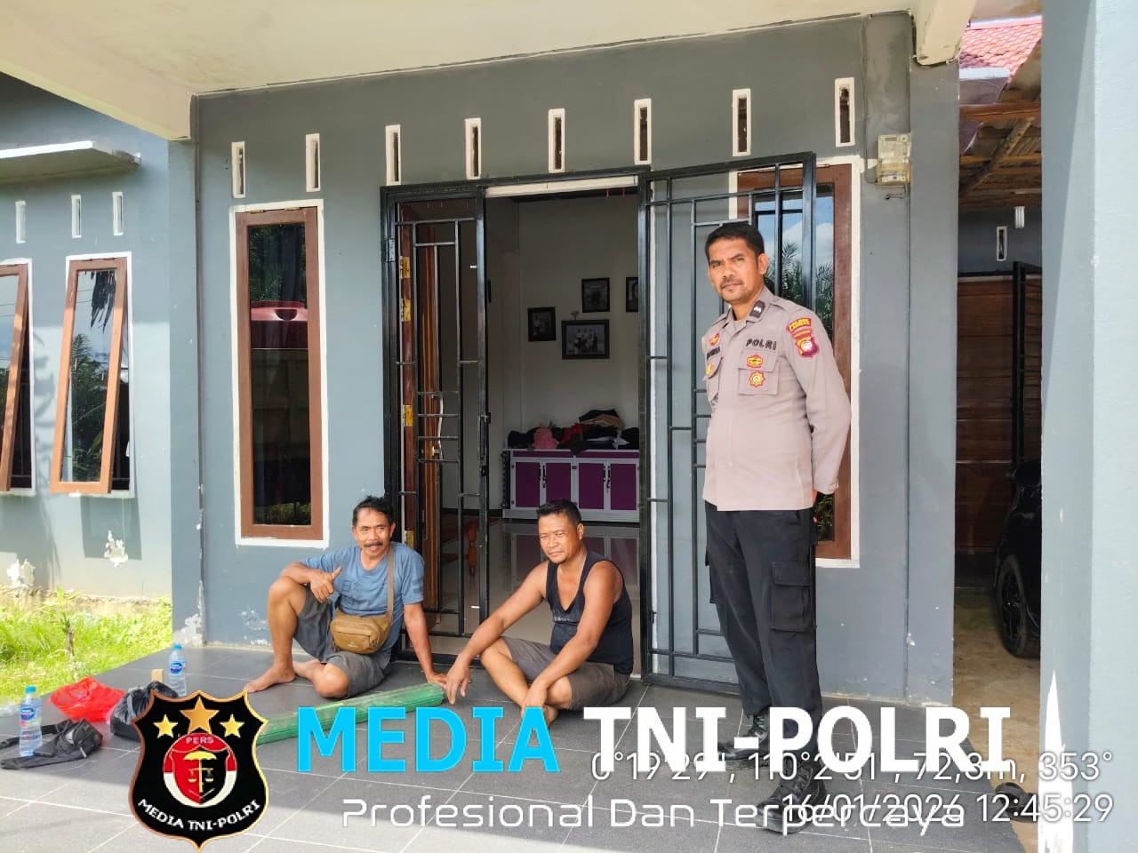 Polsubsektor Jelimpo Laksanakan Patroli Menyambangi Masyarakat Untuk Ciptakan Situasi Aman