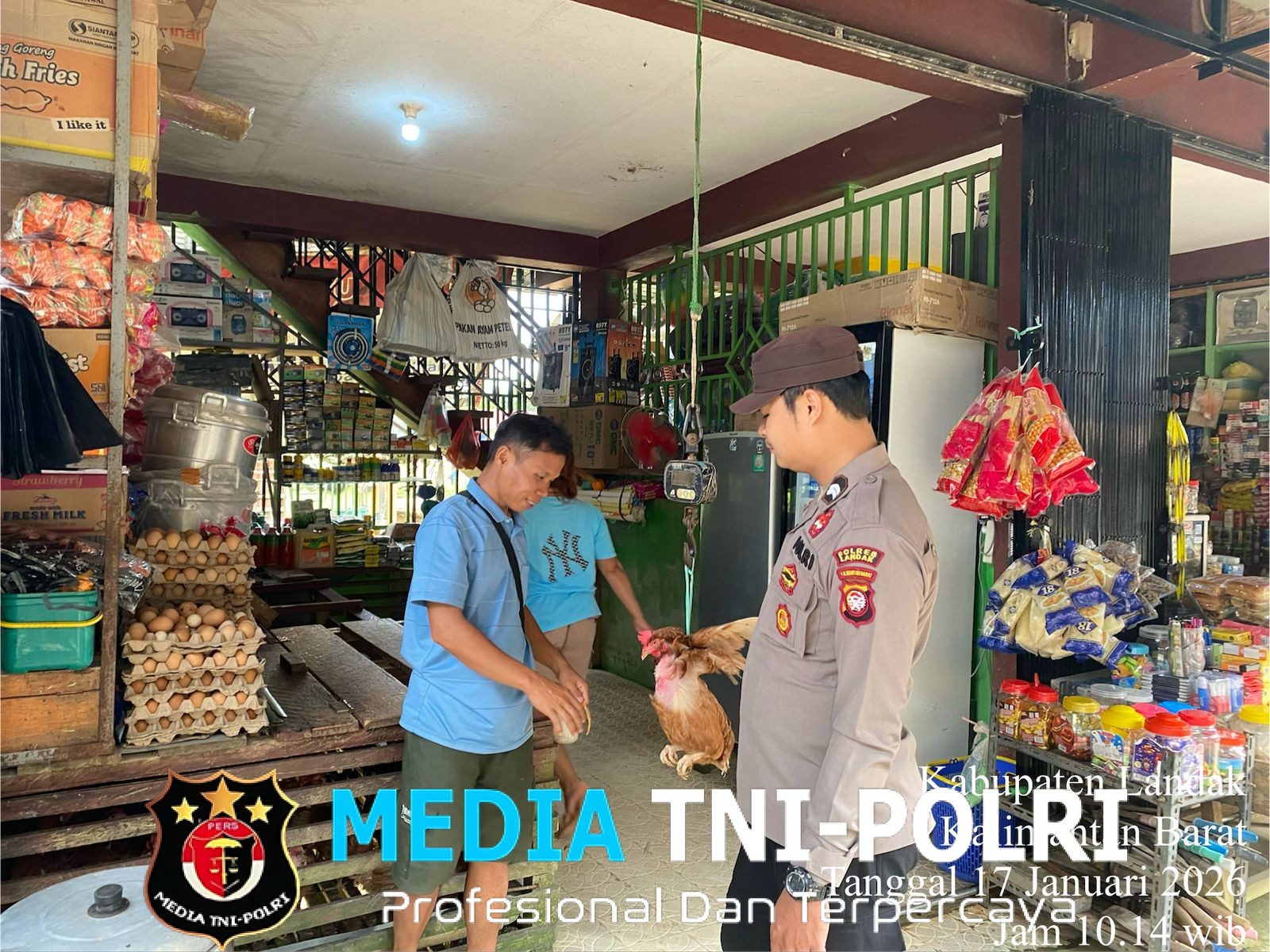 Pedagang Ayam Disambangi Polisi Saat Patroli Siang, Ini Pesan Pentingnya