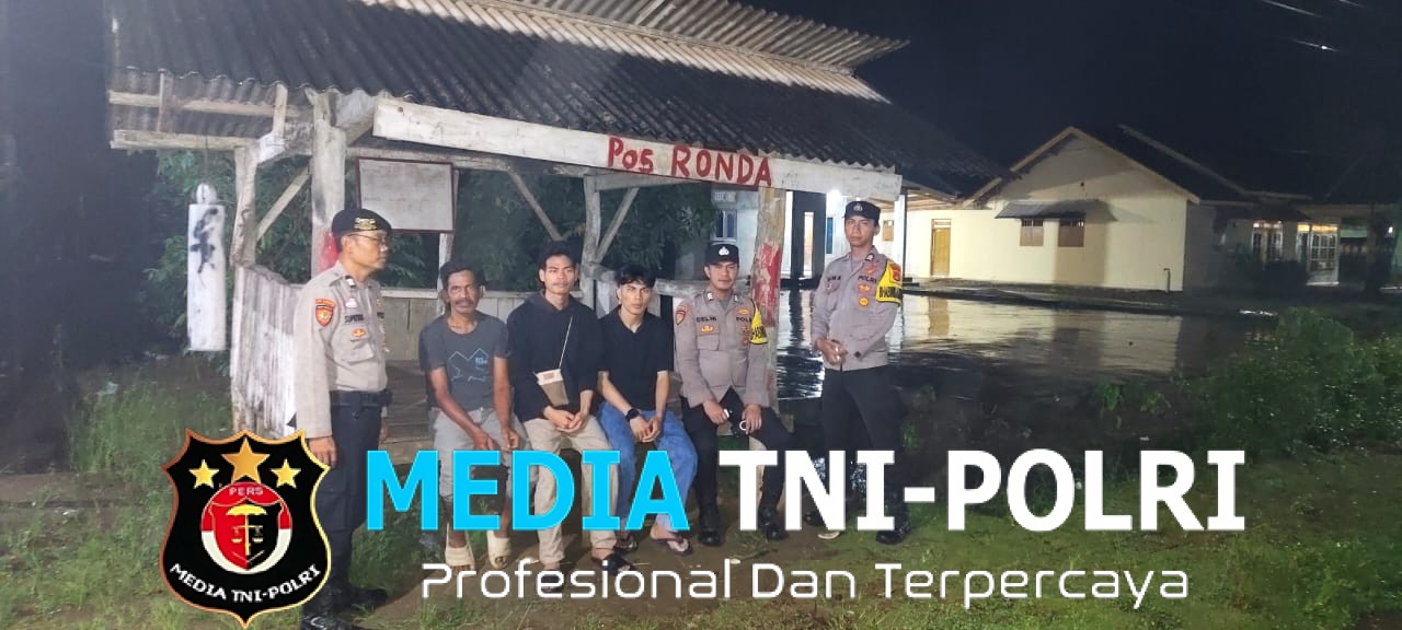 Personil Polsek Tulang Bawang Tengah, Gelar Patroli Siskamling dinihari Guna Cegah Gangguan Kamtibmas