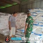 Babinsa Kemusu Turun Langsung ke Kios Pertanian, Pastikan Stok Pupuk Aman dan Tepat Sasaran