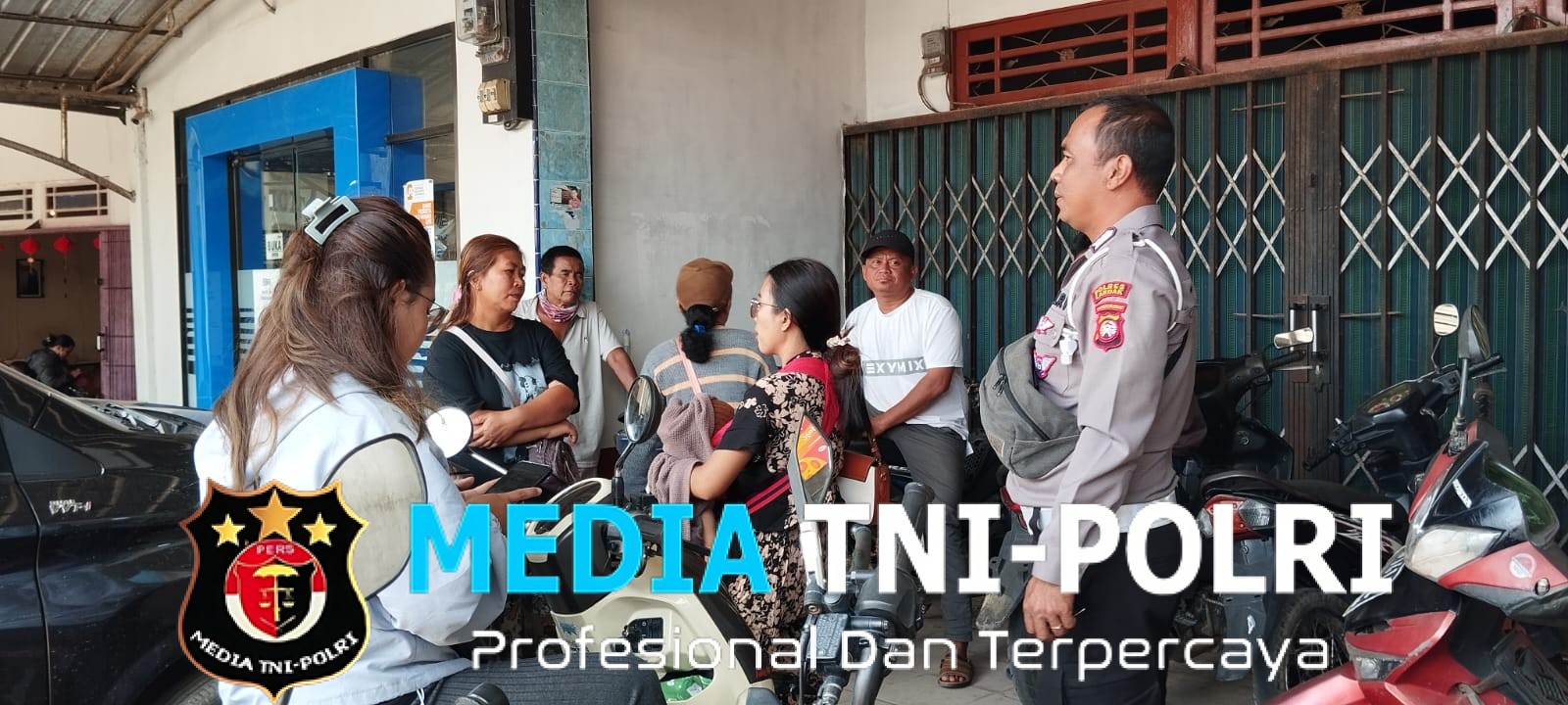 Patroli Rutin Unit Turjawali Sat Lantas Polsek Mempawah Hulu, Ciptakan Situasi Kondusif di Pasar Karangan