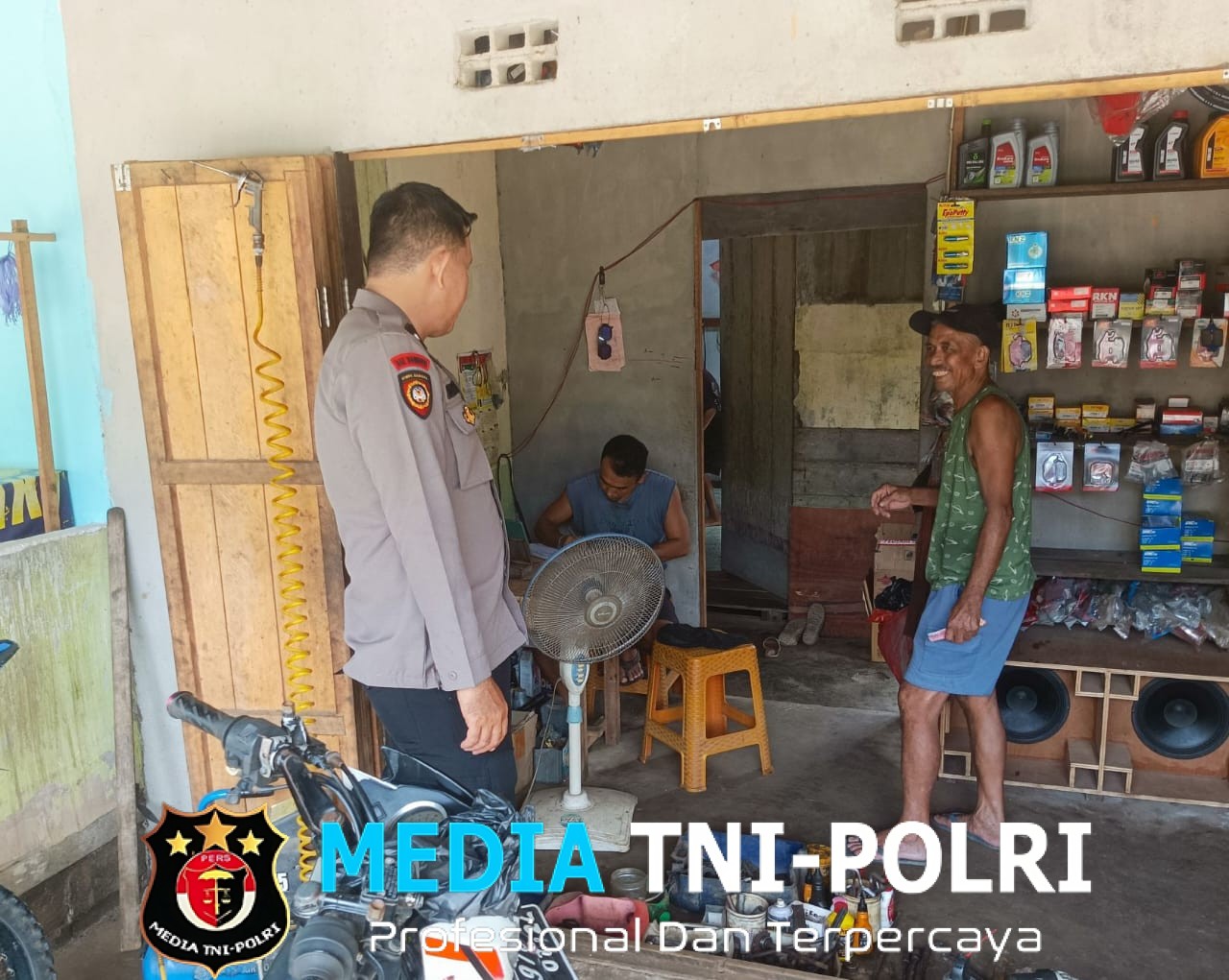 Antisipasi Karhutla, Polisi Sambangi Warga di Tengah Cuaca Panas