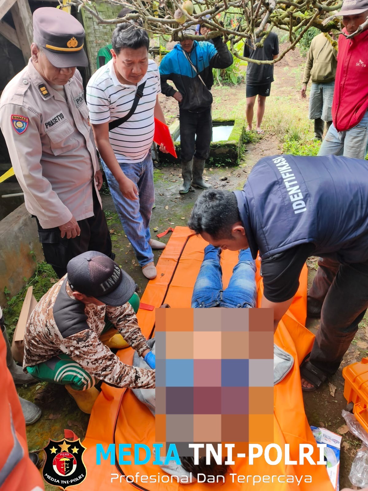 Polres Batu dan Polsek Pujon Tangani Penemuan Jenazah Pria Tergantung di Gubuk Kebun Apel Desa Wiyurejo