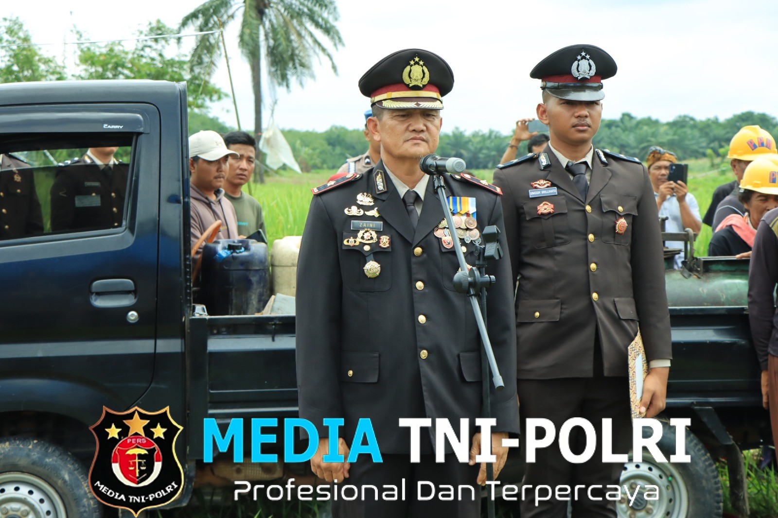 Upacara Perabuan Jenazah secara Dinas Kepolisian Bripda Wayan Dewa Pramudia Dipimpin Waka Polres Tulang Bawang Barat