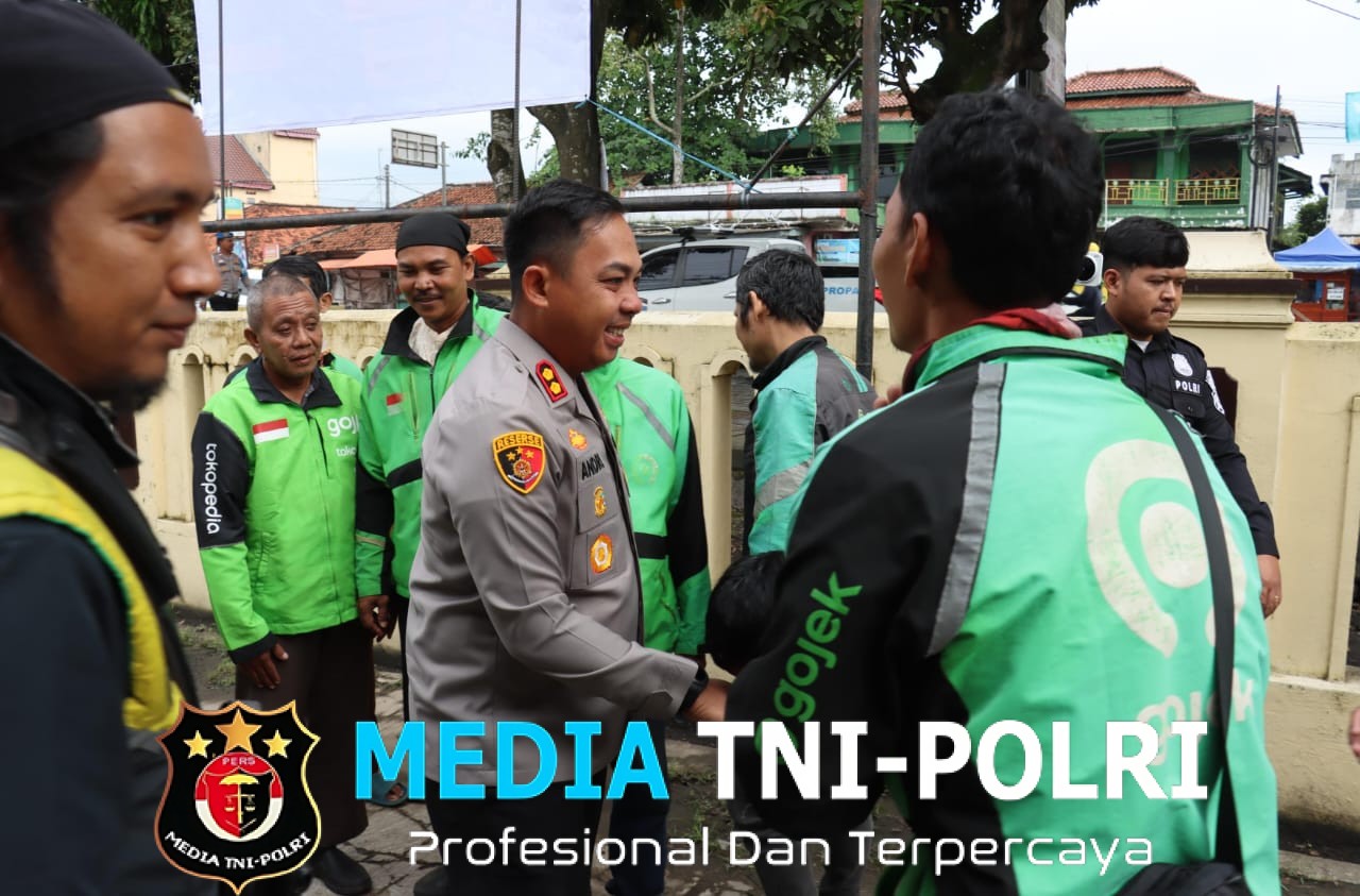 Kapolres Serang AKBP Andri Kurniawan Melaksanakan Kegiatan Silaturahmi Dengan Komunitas Ojek Online (0jol)