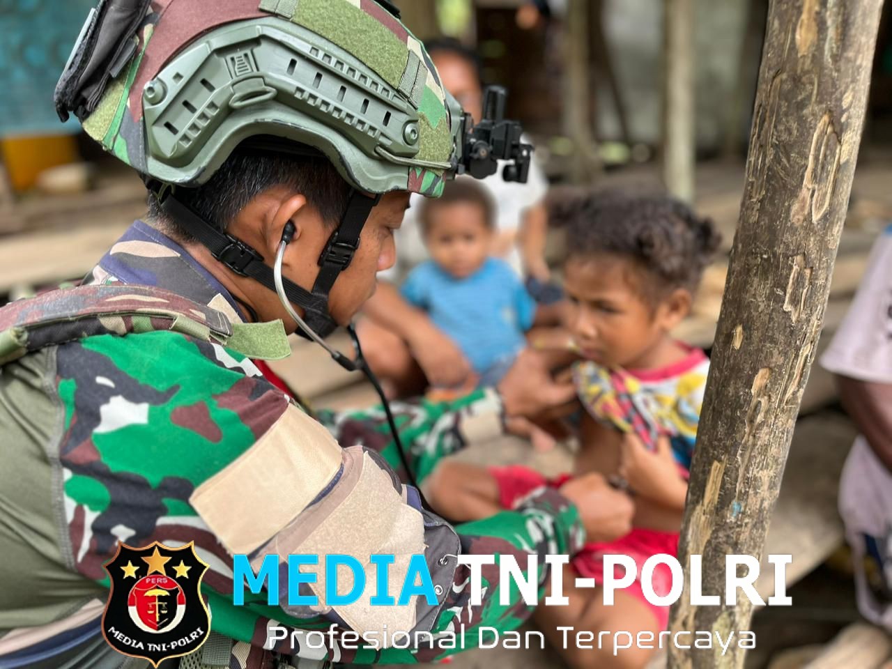 Pos Iwur Satgas Yonif 751/VJS Laksanakan Kunjungan Kesehatan ke Rumah Warga Periksa Pasien yang Tidak Mampu Datang ke Pos