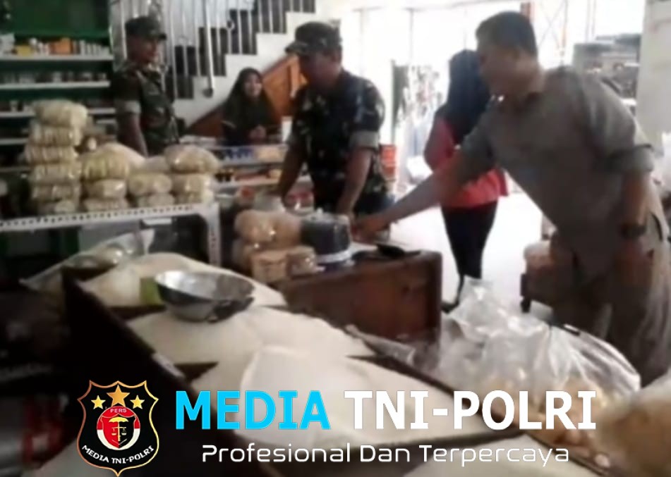 Babinsa Lakukan Pemantauan Harga dan Ketersediaan Sembako