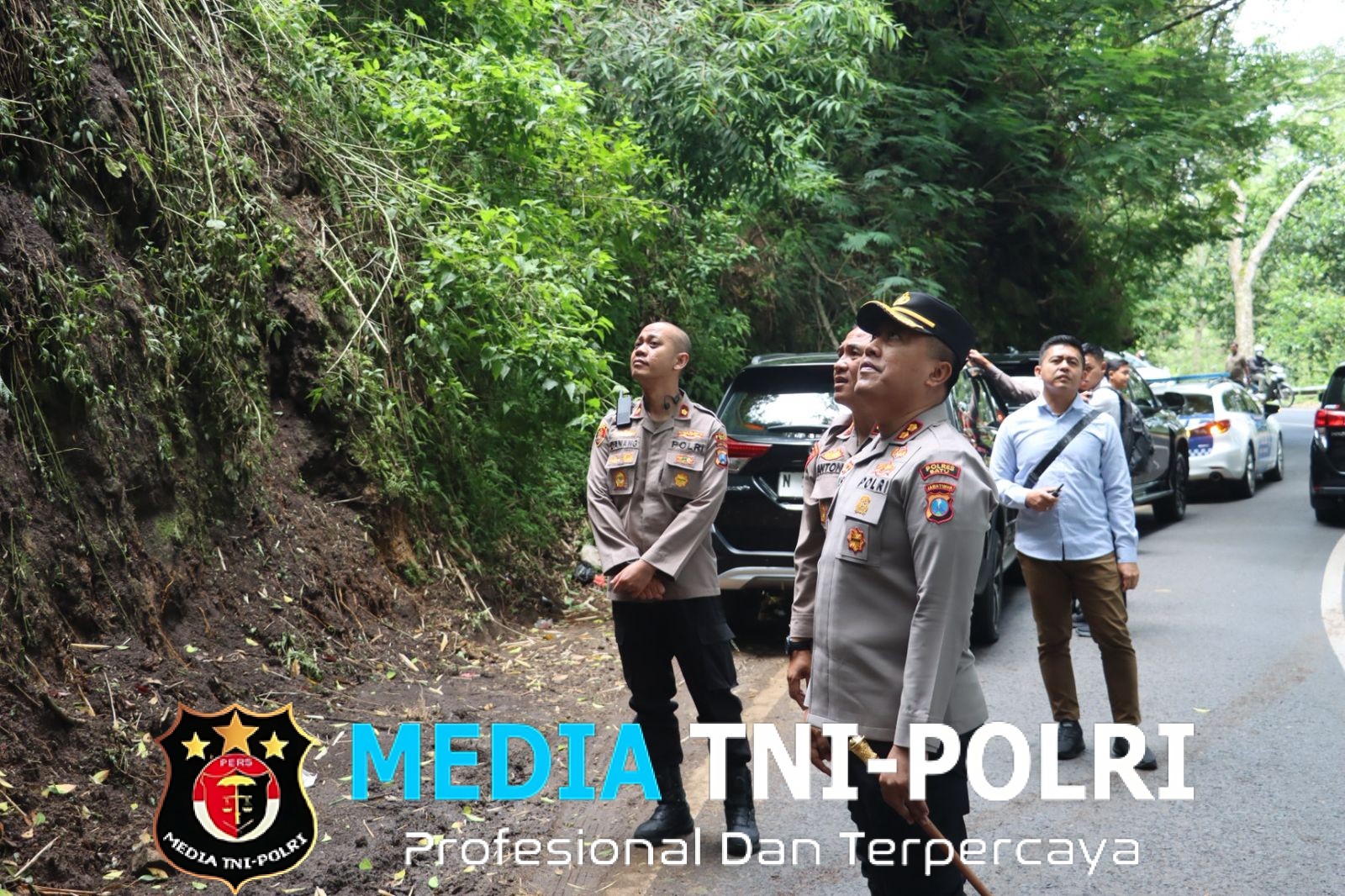 Pastikan Keselamatan Warga, Kapolres Batu Tinjau Lokasi Bencana Longsor Payung 2