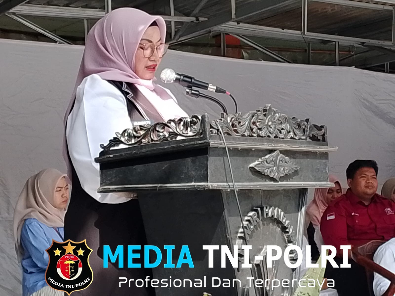 Wakil Bupati Kotim Irawati Menghadiri Pemecahan Rekor MURI Makan Bergizi di SDN Negeri 2 Sampit