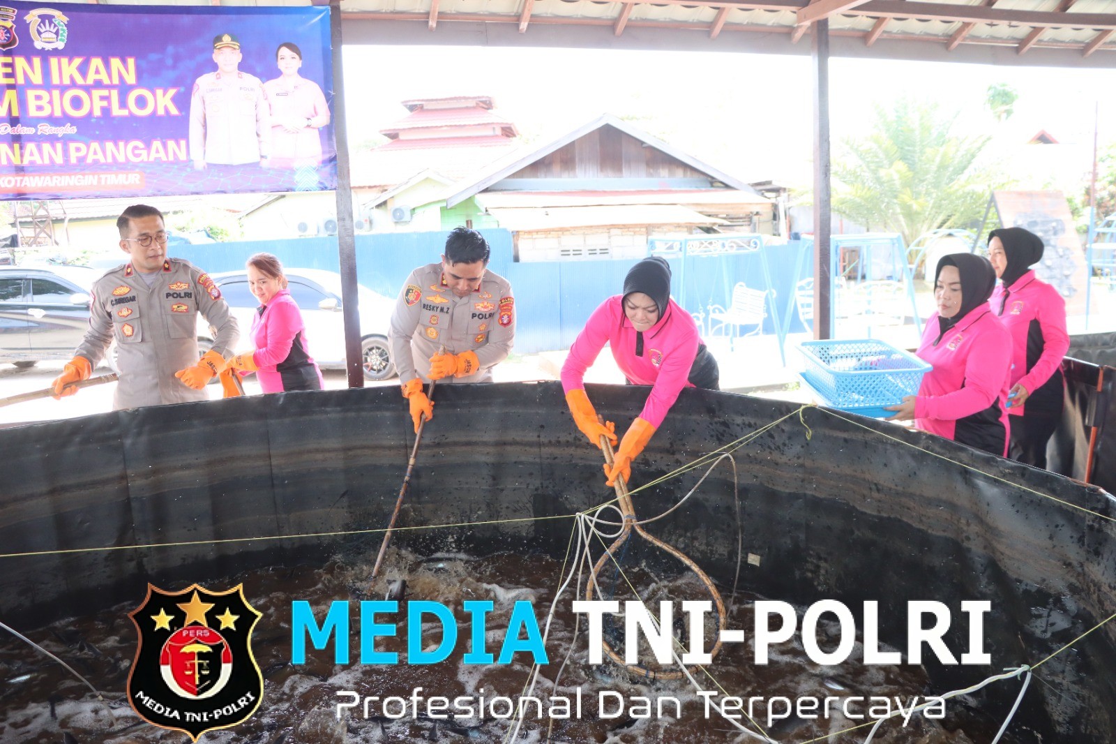 Kapolres Kotim Bersama PJU Lakukan Pemanenan Ikan Patin Kolam Bioflok Bhayangkari