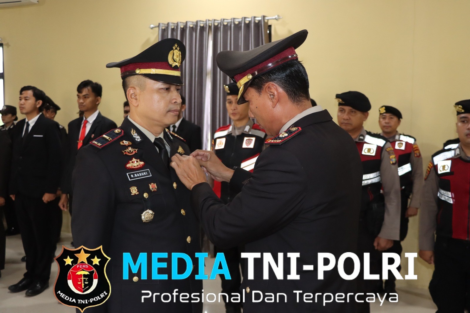Sepuluh Personel Polres Pringsewu Terima Satya Lencana Pengabdian dari Presiden RI
