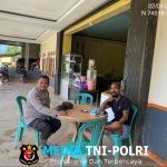 Ngobrol Santai di Tengah Patroli, Polisi dan Warga Meranti Pererat Kebersamaan