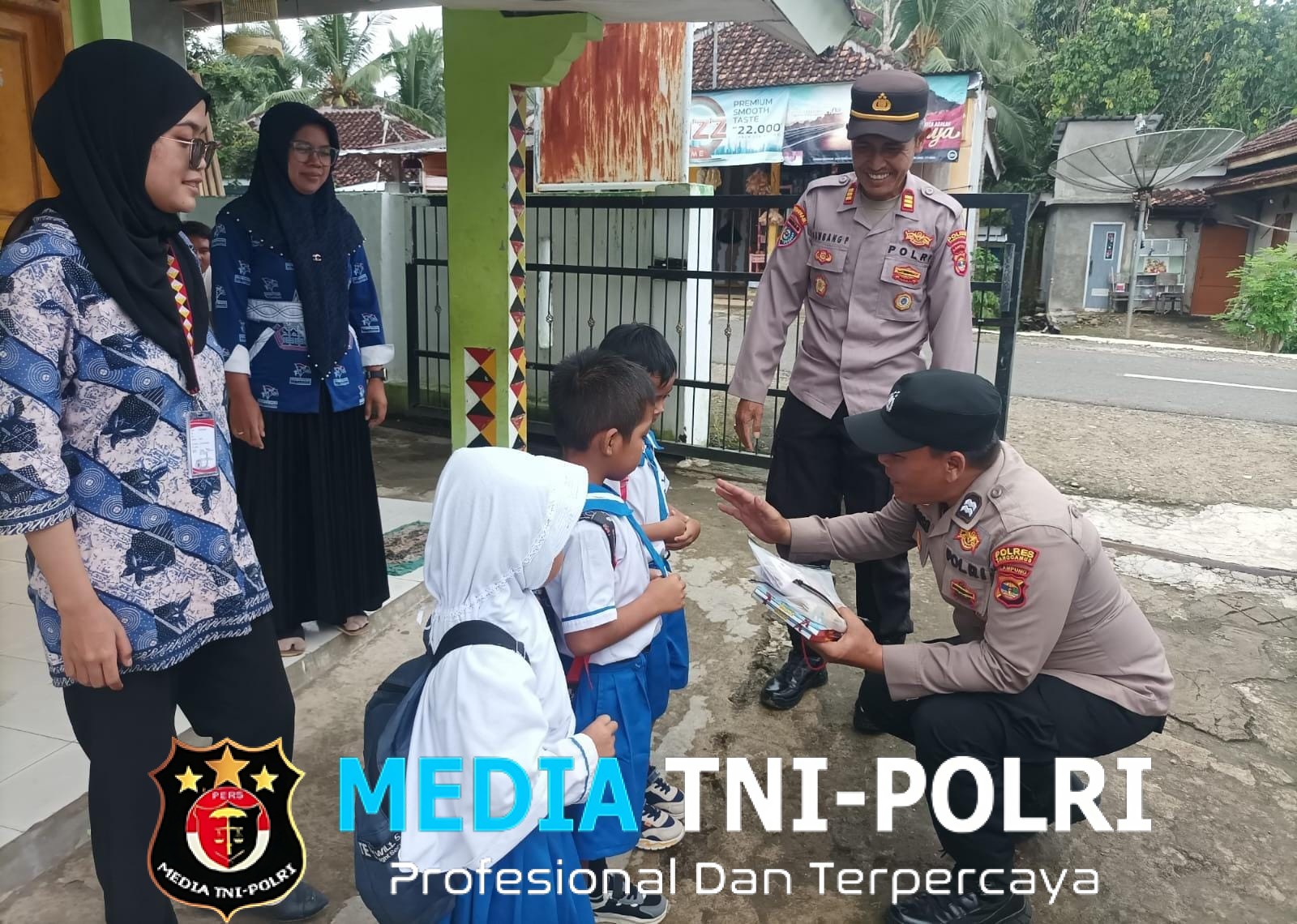Sat Binmas Polres Tanggamus Gelar Penyuluhan dan Sambang Kamtibmas di Kota Agung Timur dan Pantai Limau