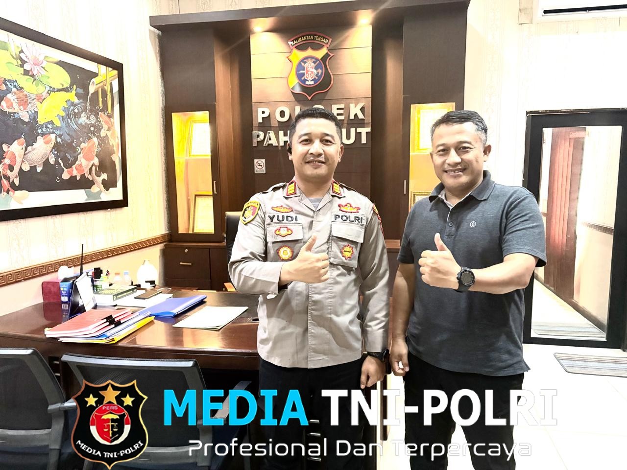Sinergitas TNI-POLRI Kapolsek Pahandut Ngopi Bareng Dengan Satgas Mabes TNI Untuk Ciptakan Situasi Kondusif di Masyarakat Palangkaraya