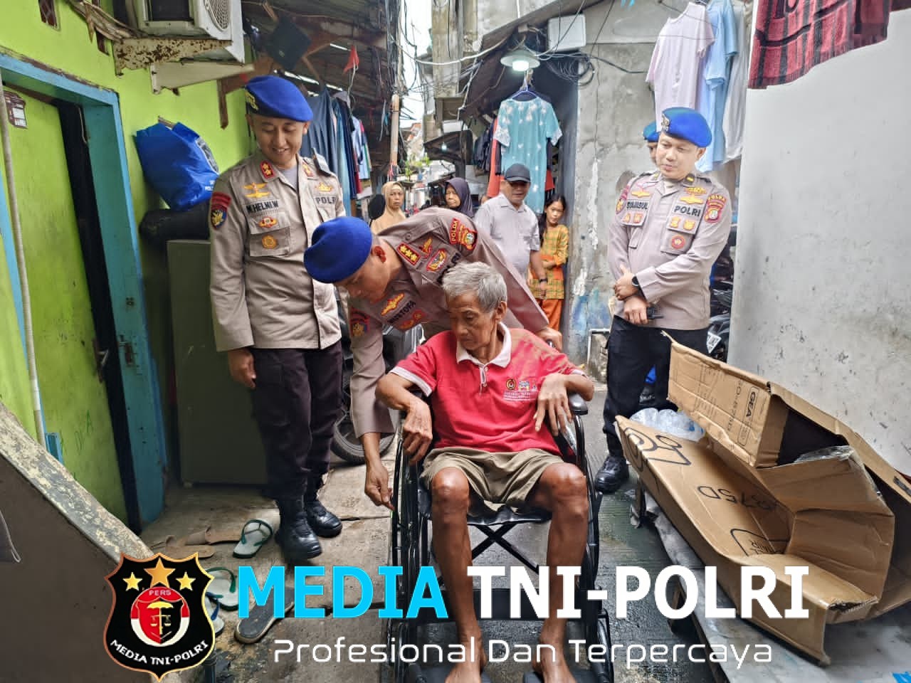 Polairud Polda Metro Jaya Berikan Kursi Roda kepada Warga Pesisir, Wujud Kepedulian dan Empati