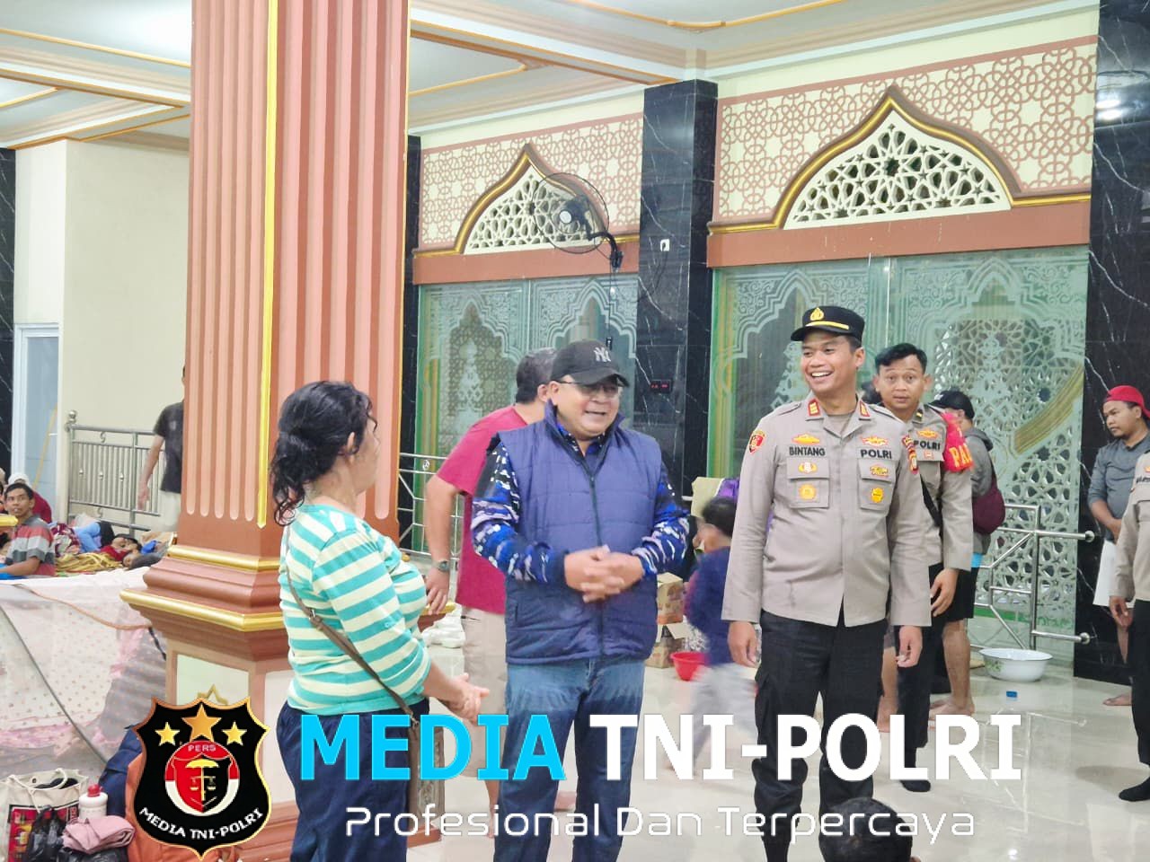 Polsek Cikarang Barat Bersama Forkopimcam Cibitung Cek Lokasi Banjir dan Pengungsian Warga