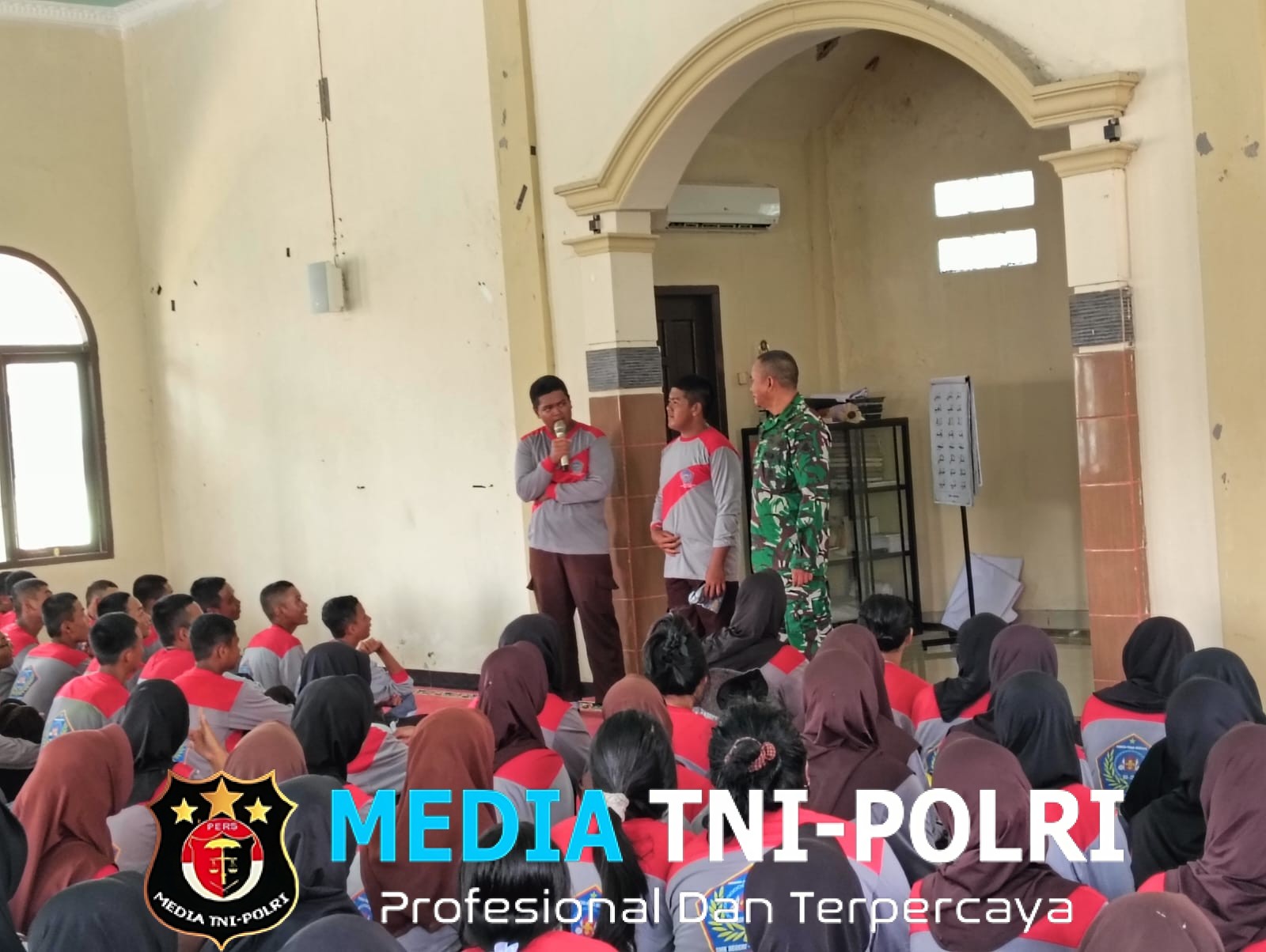 Bangun Karakter Siswa, Perwira Sandi Kodim 1015/Sampit Berikan Materi Wasbang Di SMKN 1 Sampit