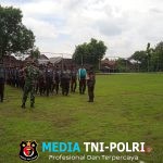 Babinsa Ajarkan Baris Berbaris kepada Siswa SMK untuk Menjaga Kekompakan