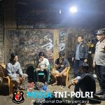 Patroli Malam Humanis, Polisi Sambangi Bengkel Warga Pagelaran