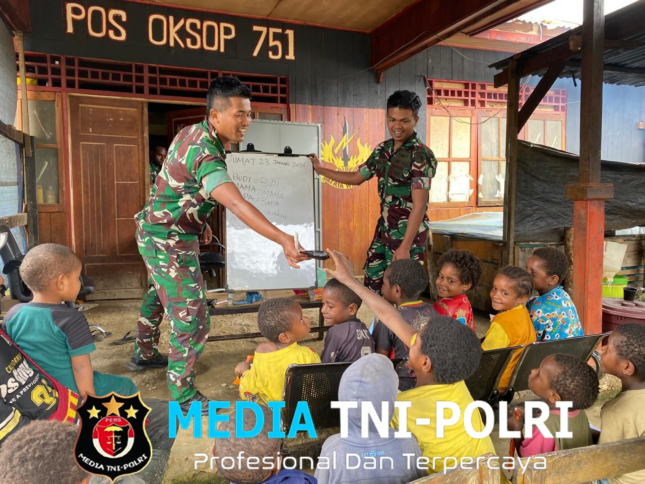 Pos Oksop Satgas Yonif 751/VJS Gelar Calistung di Pos Bekali Generasi Papua Sejak Dini, Ditutup Makan Bersama Penuh Keceriaan