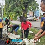 Ketua Fraksi PDI Perjuangan DPRD Lamongan “Terjun Langsung” Bersihkan Kali Konang