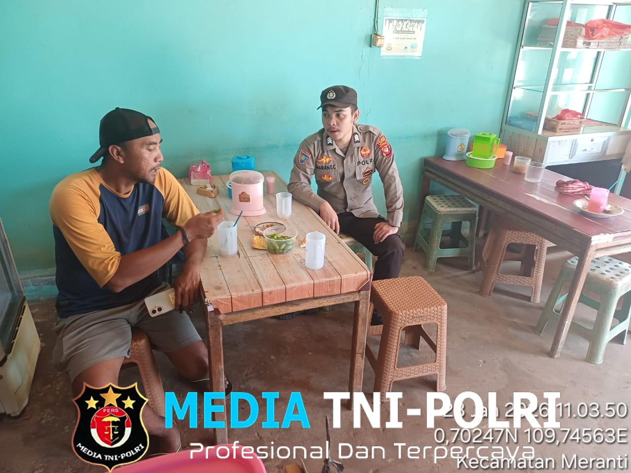 Cara Unik Polsek Meranti Jaga Kamtibmas, Ngobrol Santai Bersama Warga