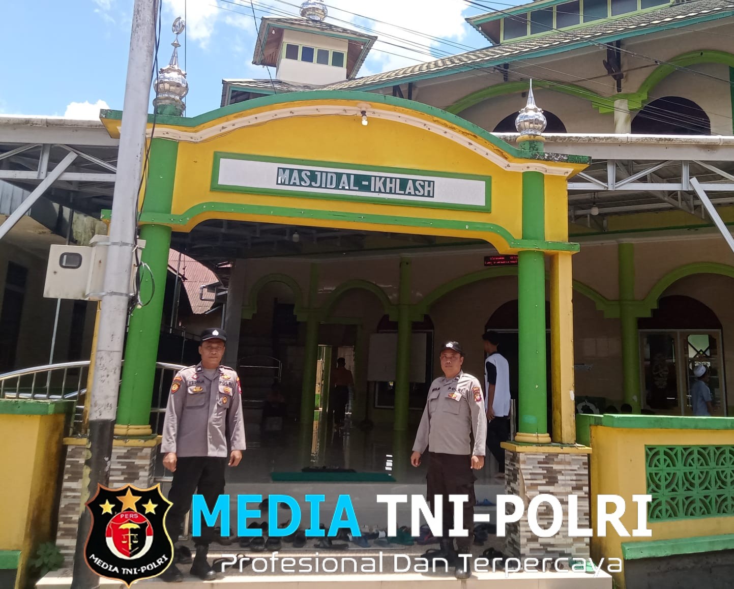 Polsek Menyuke Berikan Pengamanan Sholat Jum’at