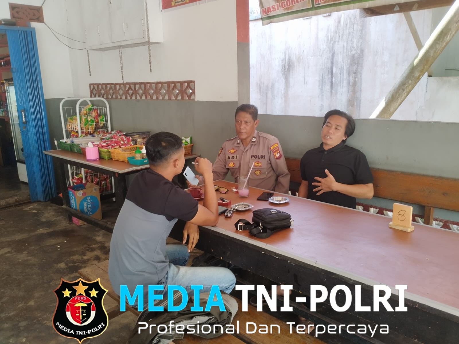 Polisi Hadir di Tengah Warga, Patroli Siang Polsek Mandor Berikan Rasa Aman