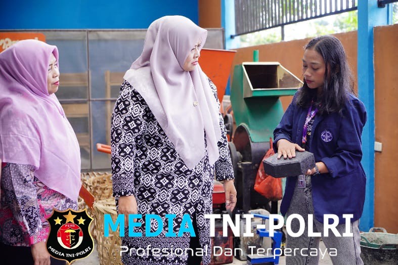 Wakil Bupati Pringsewu Umi Laila Harapkan TPS3R Berperan Jamin Penyedian TPAS