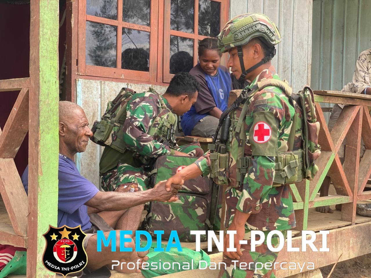 Pos Parim Satgas Yonif 751/VJS Gelar Pengobatan Door to Door di Kampung Kakopom